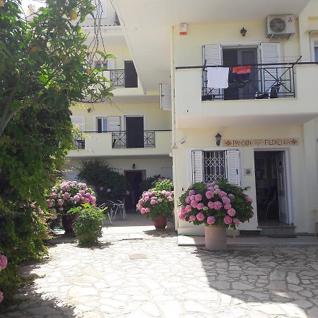 Pansion Filoxenia Apartments & Studios Tsoukaladhes Bagian luar foto