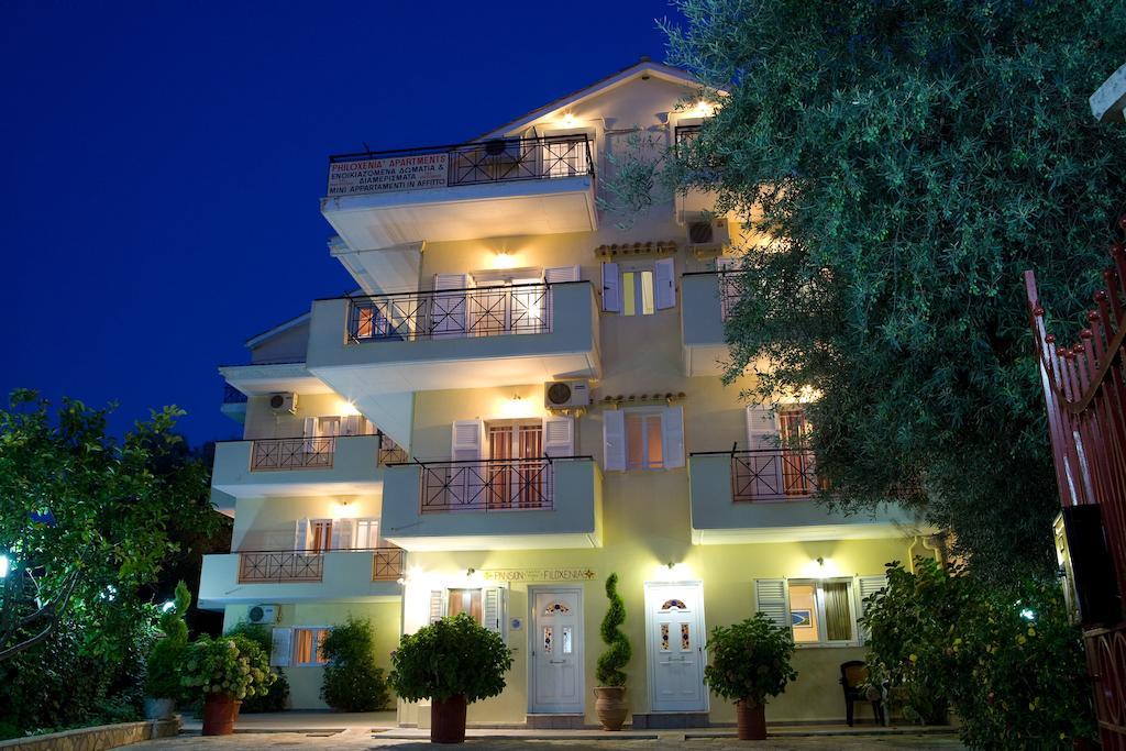 Pansion Filoxenia Apartments & Studios Tsoukaladhes Bagian luar foto