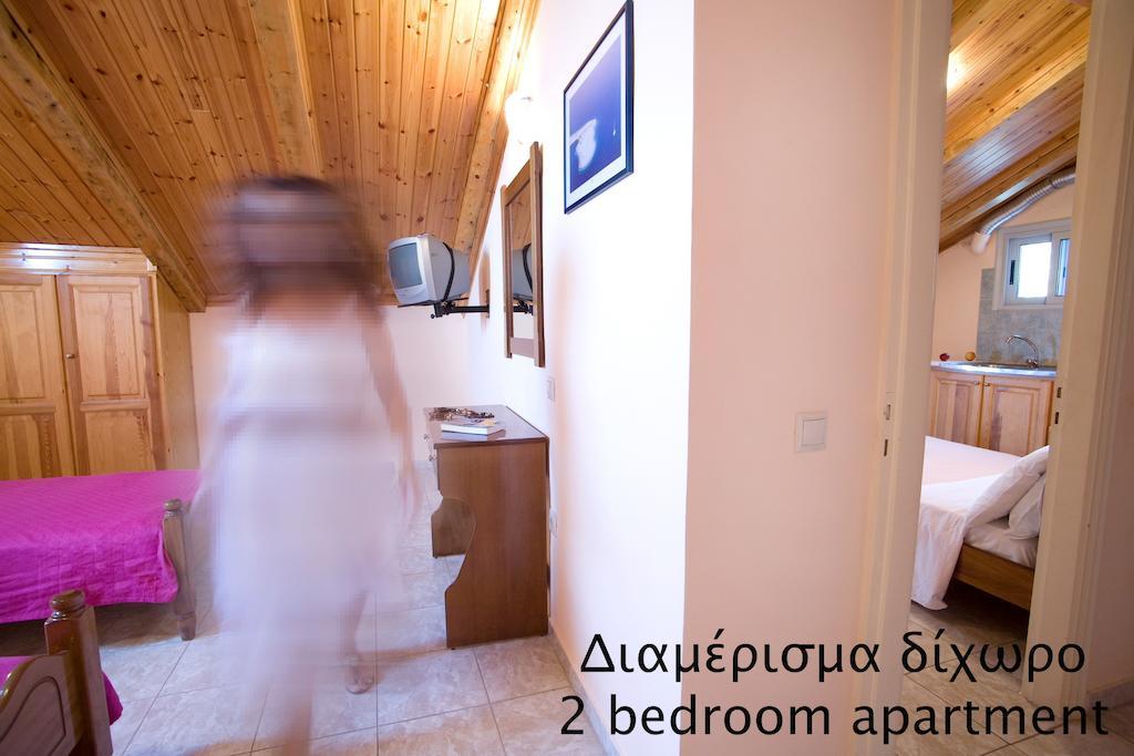 Pansion Filoxenia Apartments & Studios Tsoukaladhes Bagian luar foto
