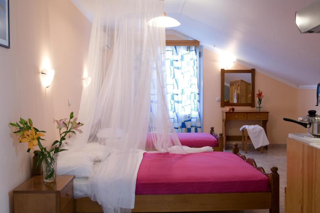 Pansion Filoxenia Apartments & Studios Tsoukaladhes Ruang foto