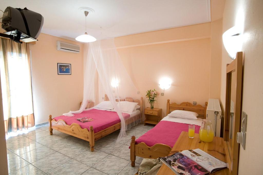 Pansion Filoxenia Apartments & Studios Tsoukaladhes Ruang foto