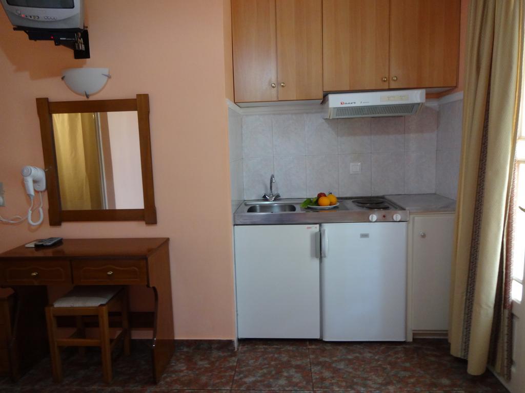 Pansion Filoxenia Apartments & Studios Tsoukaladhes Ruang foto